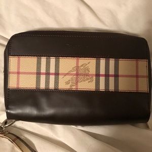 Burberry wrist wallet
